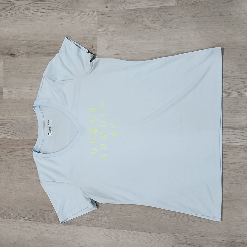 Women's Under Armour Short Sleeved Shirt Size Large